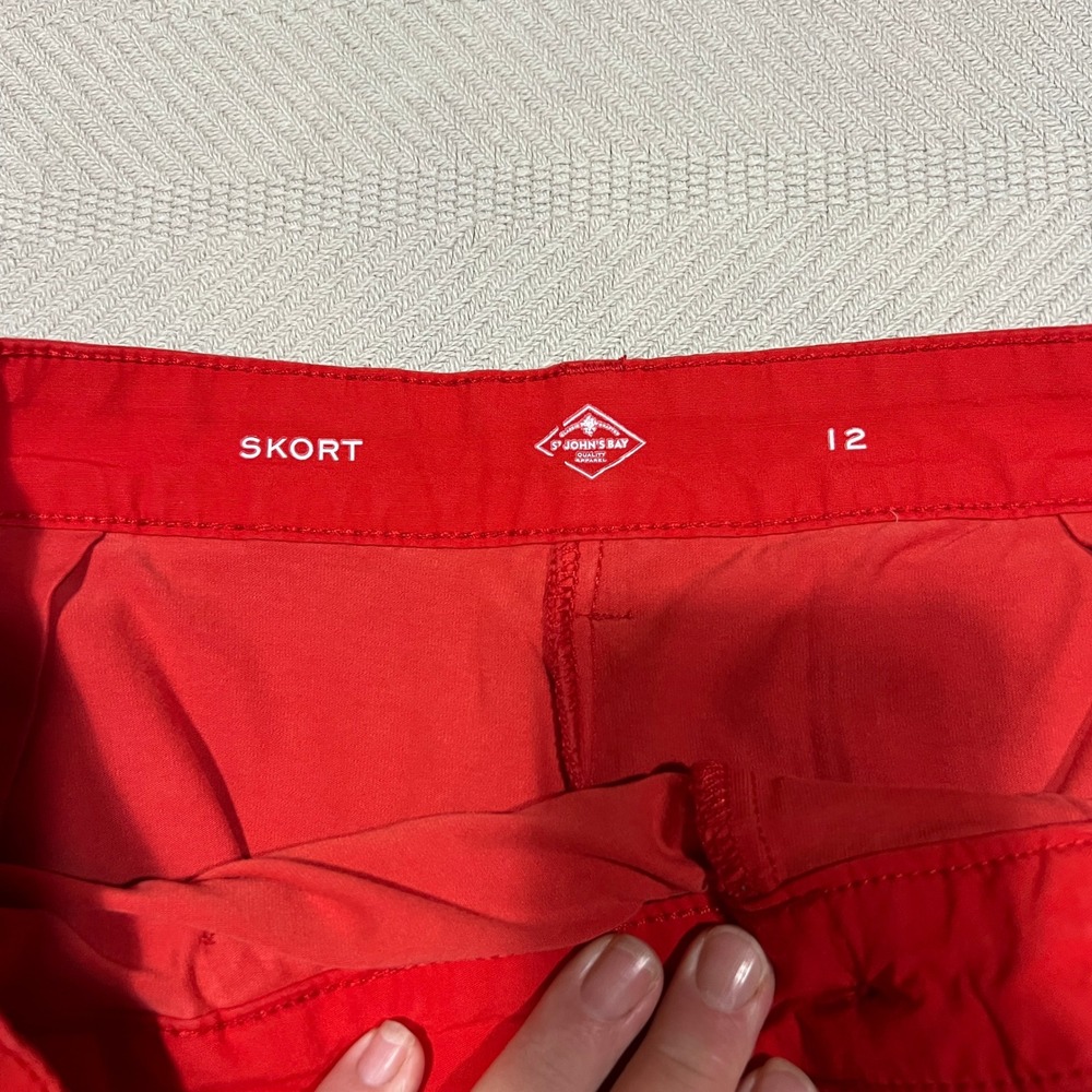 St. John's Bay Women's Red Stretch Golf Tennis Skort Shorts Skirt Size 12 - Picture 3 of 4